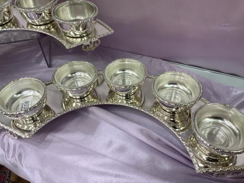 ستاند مع صحون قطر 9 سم