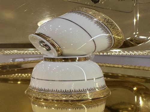 12-piece gold porcelain cups