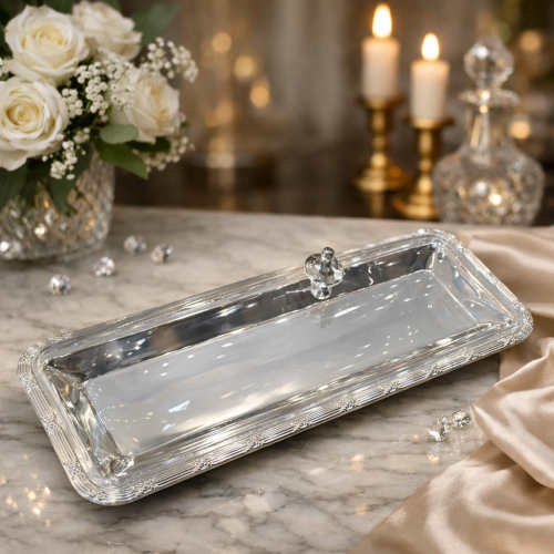 صينيه بغطاء  طول ٣٩ عرض ٢٠ سم