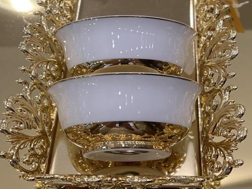 Porcelain teacups, wide pattern, 12 pieces