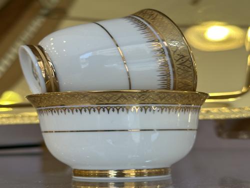 فناجيل بورسلان ذهبي ١٢ قطعه