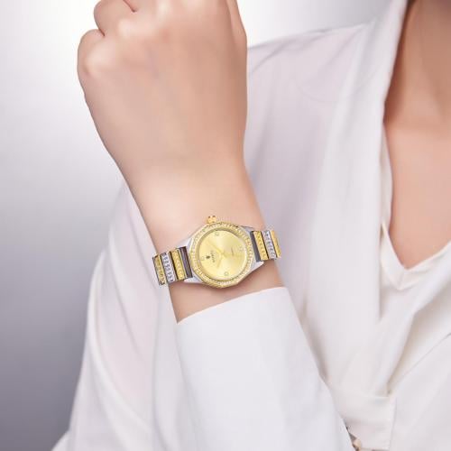 ساعة فاخرة رسمية نسائية من ماكسويل بسوار ذهبي مرصع بالكريستال