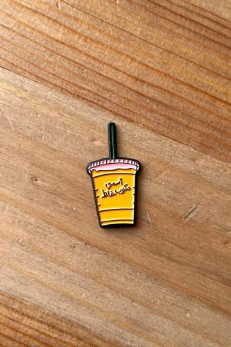 ملصق اسمي مكتوب غلط