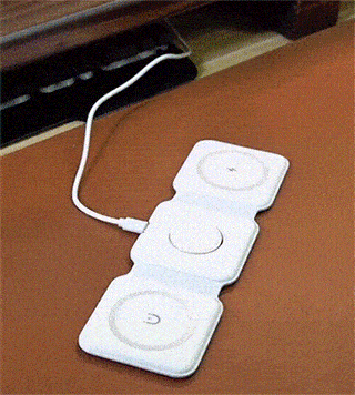3 in 1 foldable magnetic wireless charging pad - الفارق للاتصالات