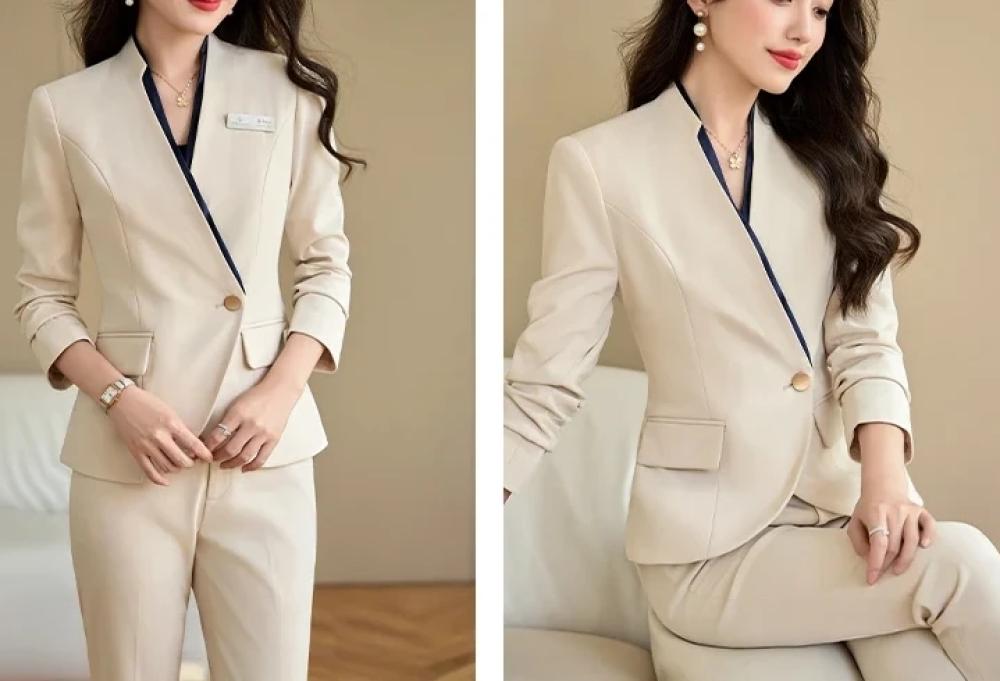 بدلة رسمية نسائية يعزز حضورك بأسلوب متجدد وجذاب وأنثوي من فيري نايس