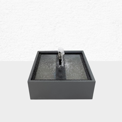 نافورة منزلية كبيرة مع حوض ألومنيوم