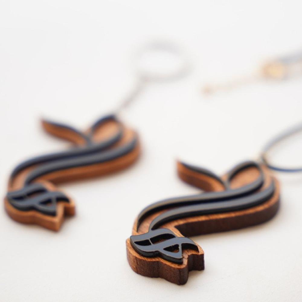 ميدالية خشب وأكريليك