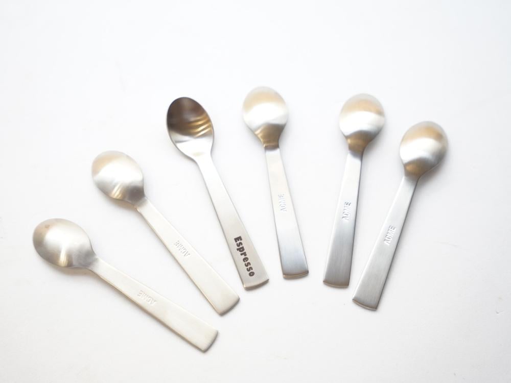 ملعقة اكمي بالأسم