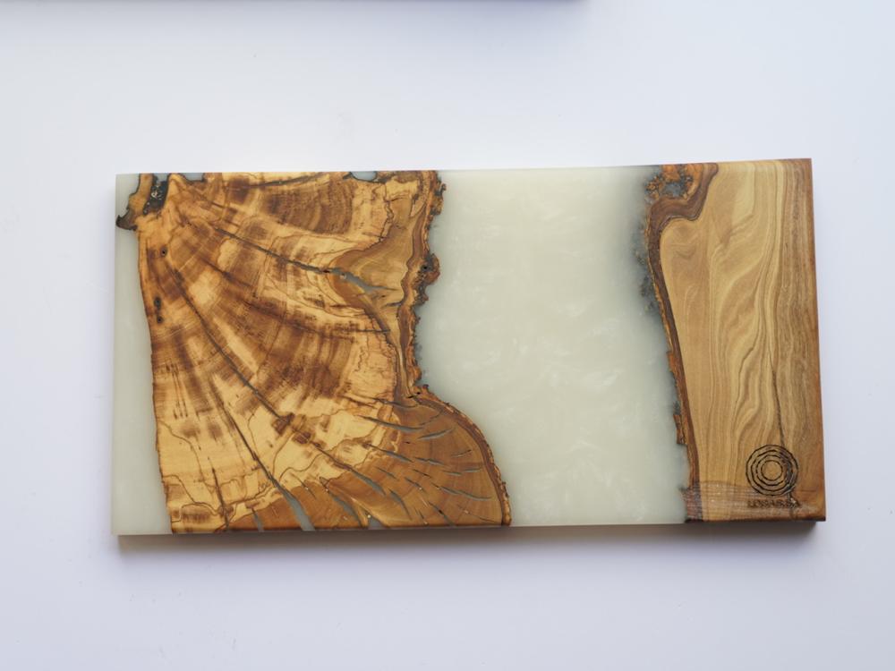 طبق خشب زيتون وريزن أبيض