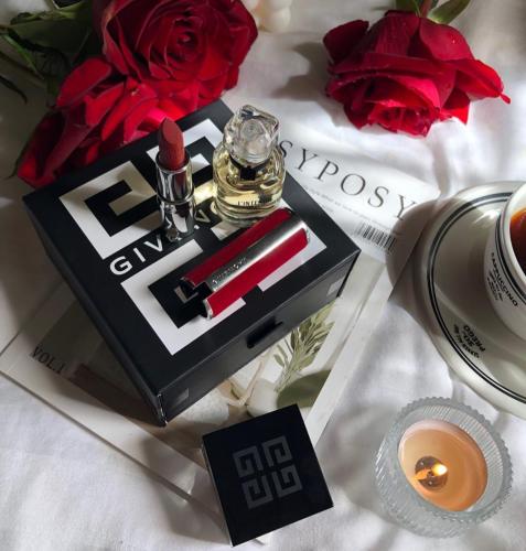 بوكس جيفنشي يحتوي 3 منتجات عطر وكريم وروج (اضافه ا...