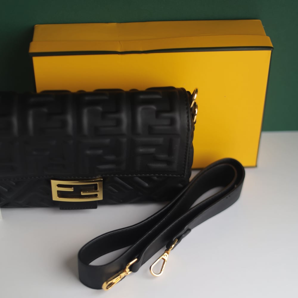 شنطة فندي نسائي F145