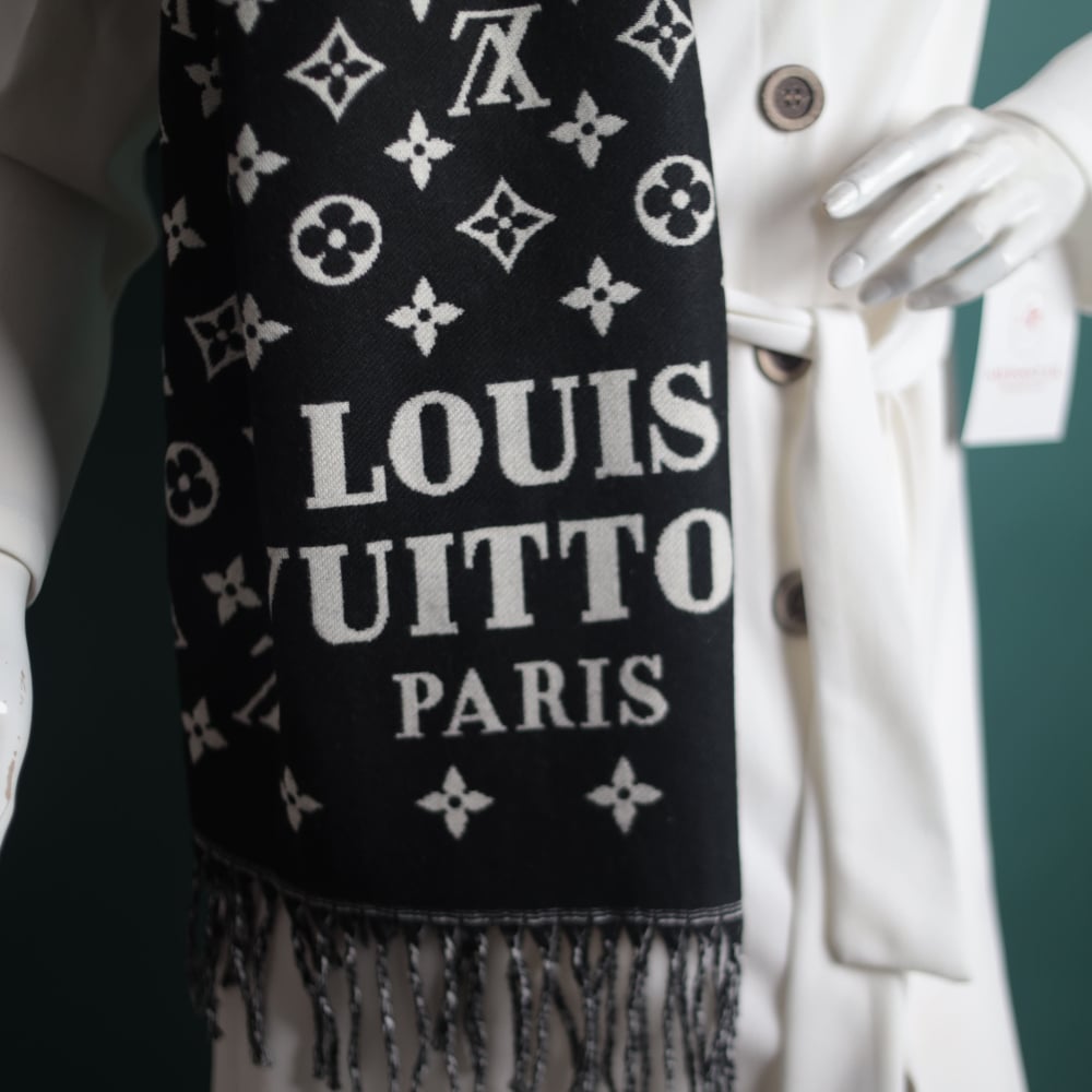 Louis Vuitton Shawl LF101