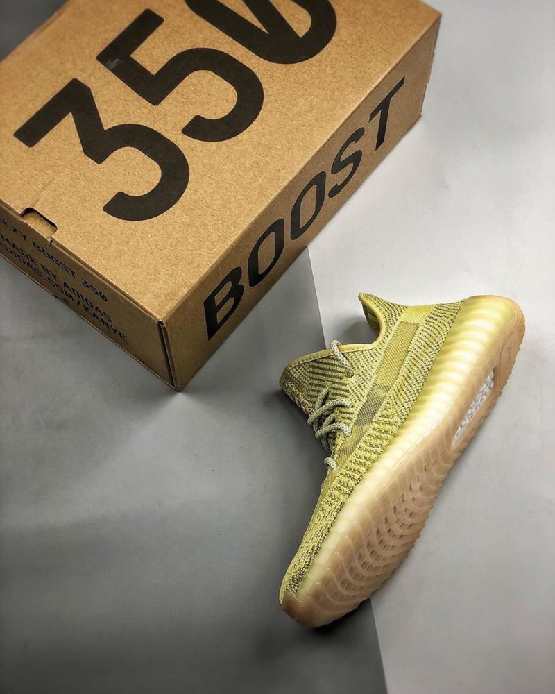 Yeezy 35 store boost v2 antlia