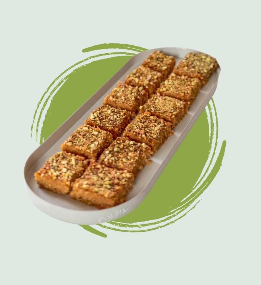 بسبوسة بدبس التمر والمكسرات