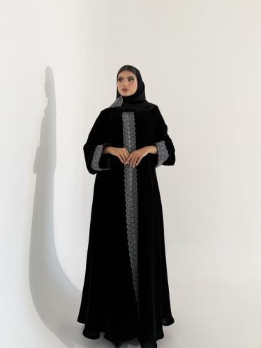 Black velvet تسليم فوري