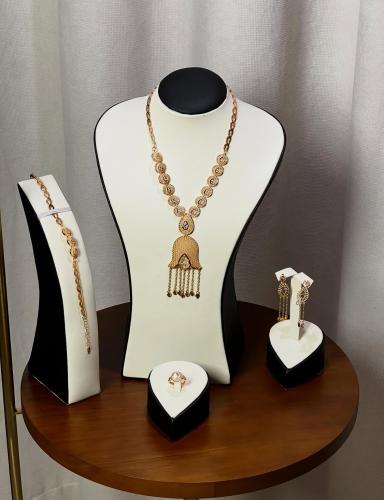 طقم اكسسوار ذهبي  A1387