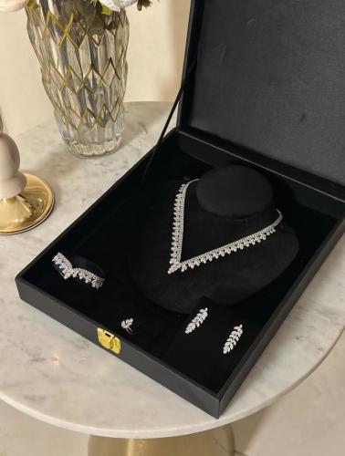 طقم اكسسوار     A1292