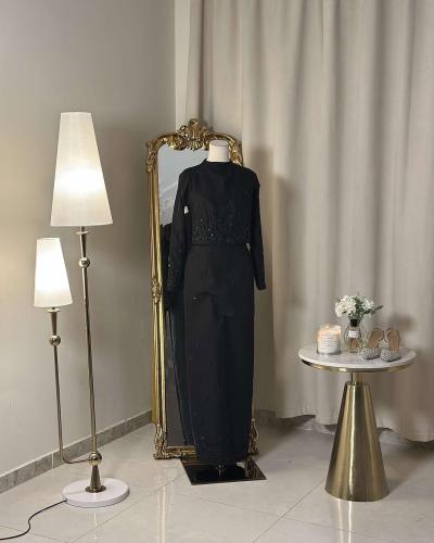 5674 -فستان سهرة أسود بتفاصيل راقية