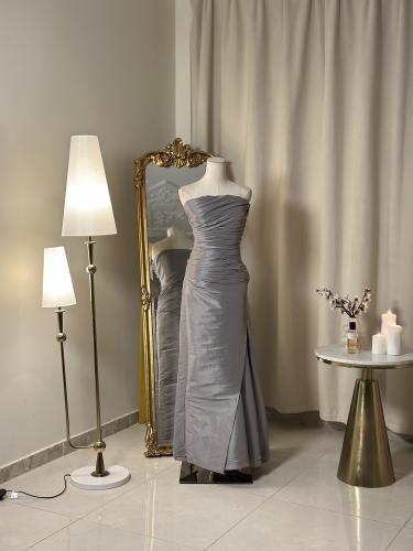 فستان رمادي فاخر بتصميم أنيق وجذاب 5484