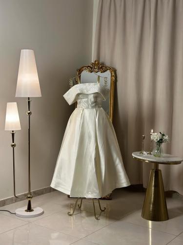 6349 - فستان اللؤلؤ ميدي