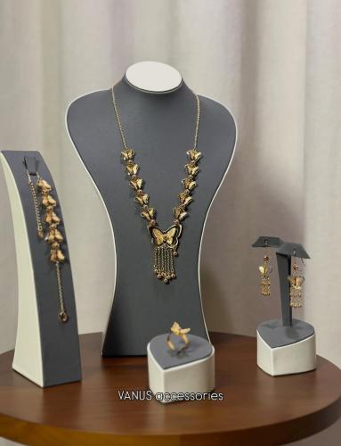 طقم اكسسوار ذهبي  A1375