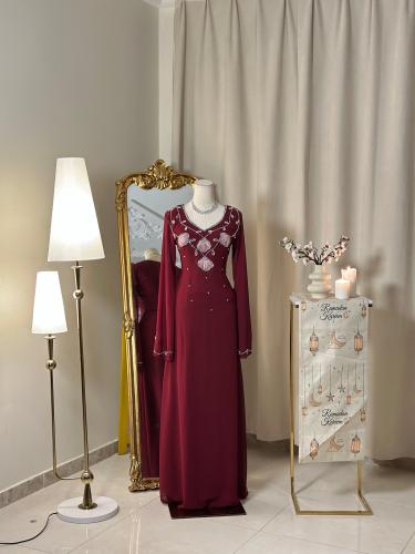 جلابية بورغندية بلمسات راقية 5514