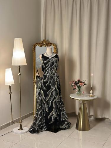 6457-فستان أسود بتطريز فضي فاخر