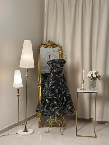 6425-  فستان ميدي أنيق بتطريز فاخر