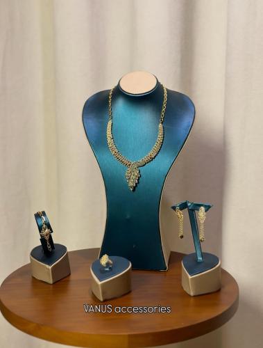 طقم اكسسوار ذهبي  A1374