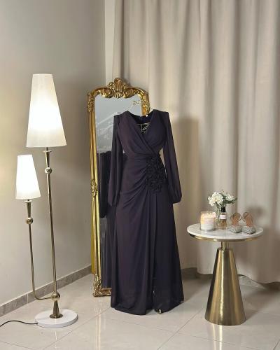 5683 -فستان أنيق بتفاصيل وردية (لونين)