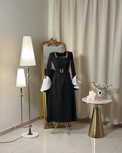 5710 -فستان أسود ملكي بأكمام مبتكرة