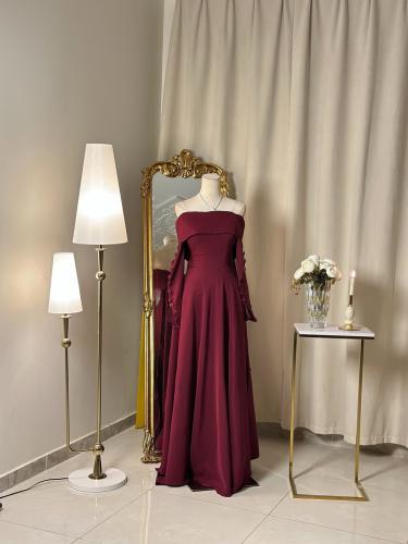 6413-فستان ناعم بلون برغندي أنيق وتصميم أوف شولدر جذاب!