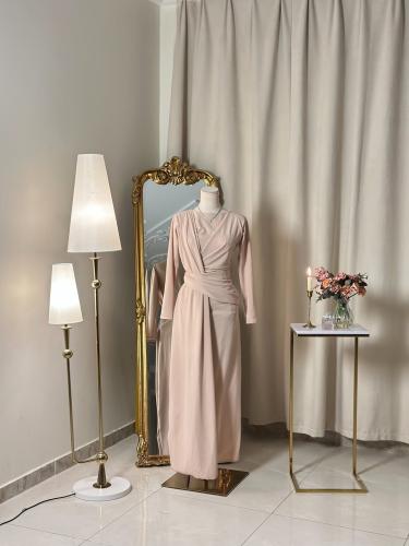 6392-  فستان ناعم بتصميم درابي وأناقة بسيطة