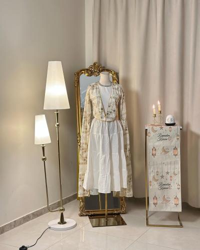 5631 -جلابية مكونة من قطعتين بتصميم فريد