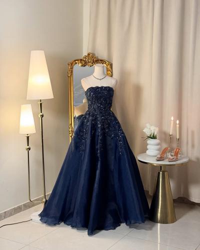 6132- فستان سهرة كحلي باطلاة ساحرة