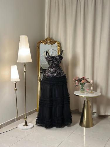 6452- فستان أسود مطرّز بلمسة فخامة