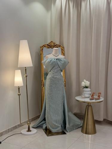 6253- فستان تيفاني ملكي بلمسة فخامة وأناقة