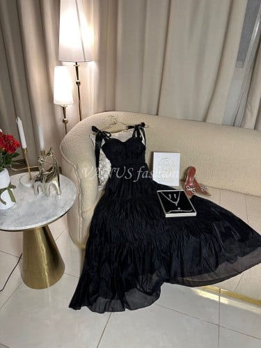 فستان اسود طبقات 4368