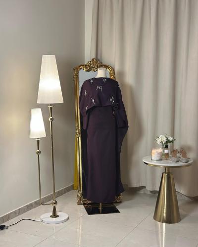 5622 - فستان موفي بتفاصيل عصرية