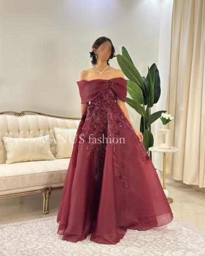 6162-فستان عودي فاخر بفيونكة بارزة وتطريز أنيق