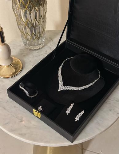 طقم اكسسوار     A1284