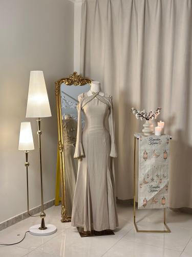 Beige jalabiya with a luxurious and elegant design 5517