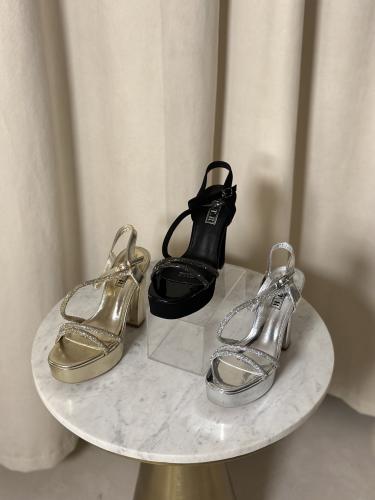 كعب انيق ( 3 الوان ) C40422