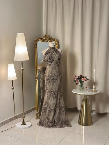 6458- فستان سهرة راقٍ بتصميم ملفت