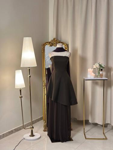 5644 -فستان بتصميم راقٍ ولمسة كلاسيكية