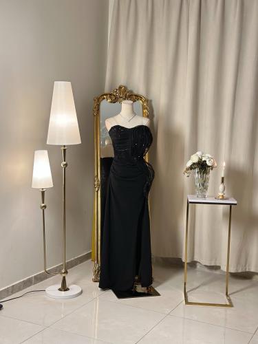 6414-  فستان أسود سهره بلمسة فخامة وأناقة لا توصف