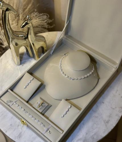 A466 crystal accessory set