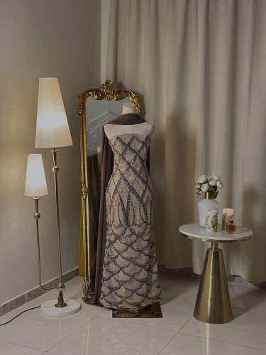 6530 -   فستان فخم بنقشة لامعة