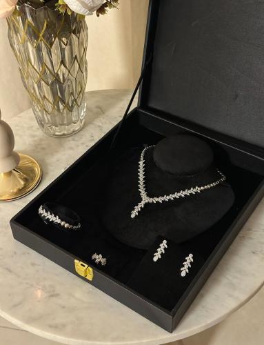 طقم اكسسوار     A1301