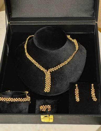 طقم اكسسوار ذهبي  A1332